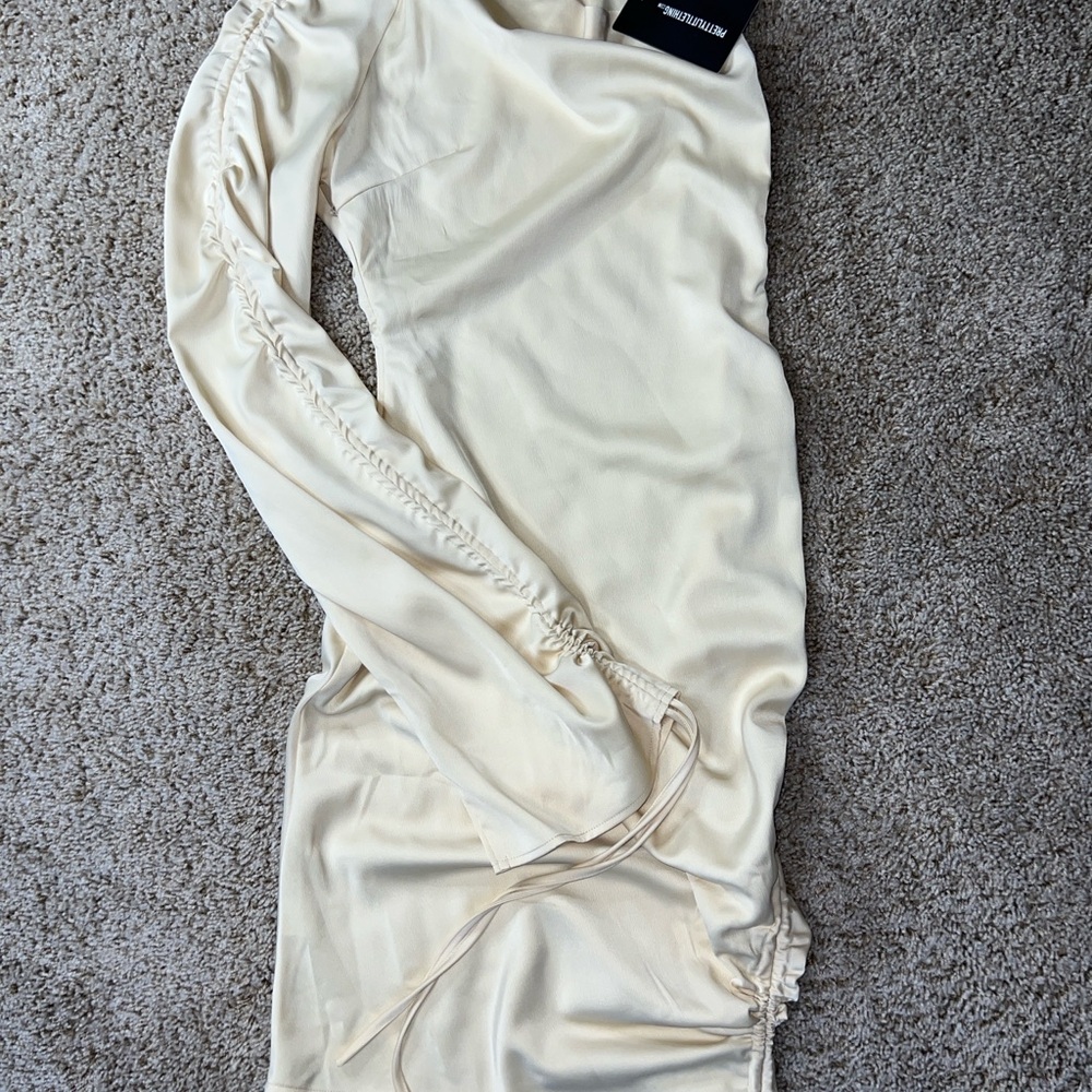 PrettyLittleThing Cream Textured Midi One shoulder Dress